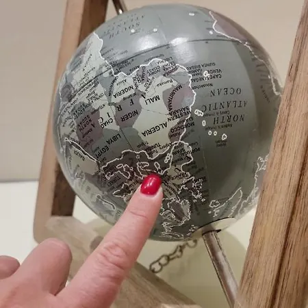 Isabella Modern Flat Center *